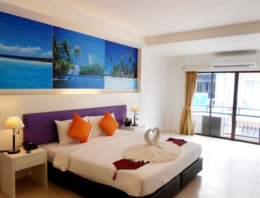 Armoni Patong Beach Hotel Exterior photo